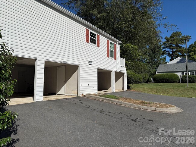 Building Photo - 8526 Castle Pine Ct