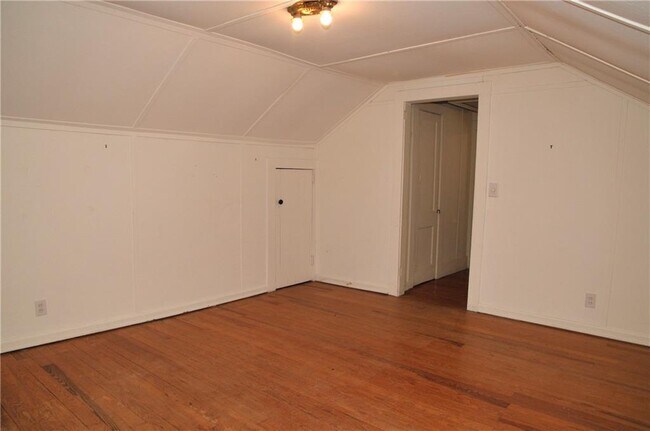 Building Photo - 602 Sherwood Rd NE