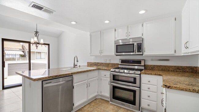 Building Photo - Upgraded 2-Bedroom Carriage Townhome with ...