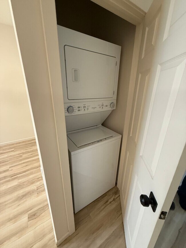 Building Photo - Stoltzfus-PM-026-0265