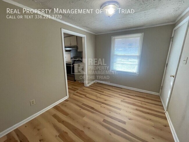 Building Photo - Quaint and practical 3bd/2ba on Old Chapma...