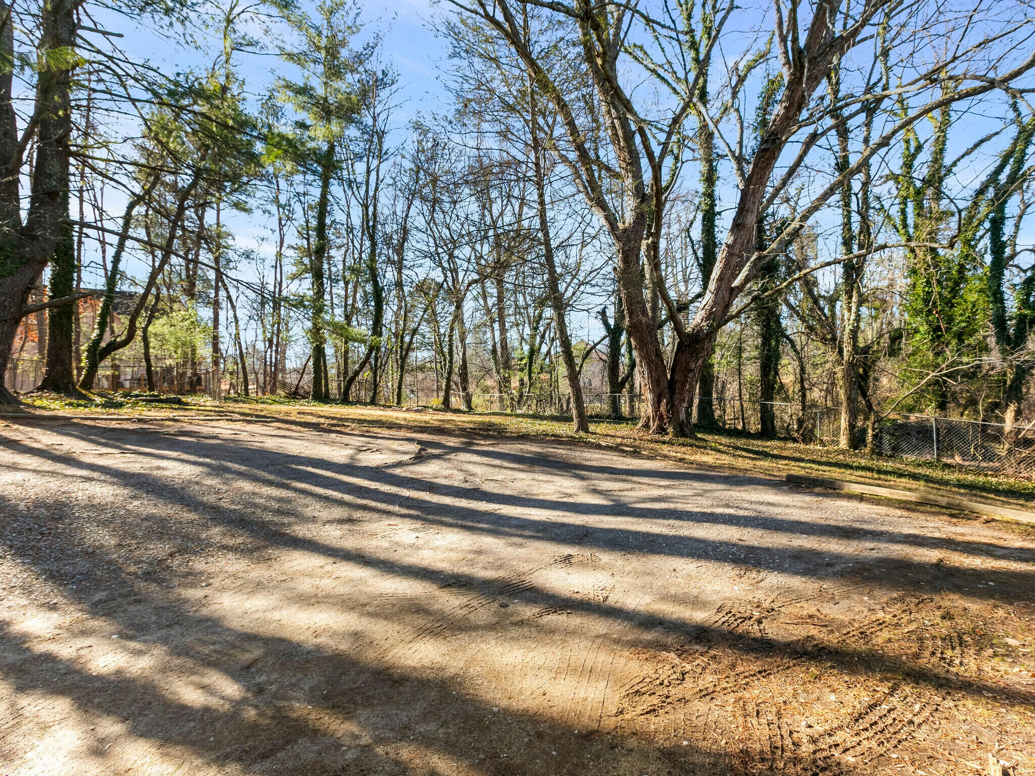 Building Photo - 51 W Chapel Rd