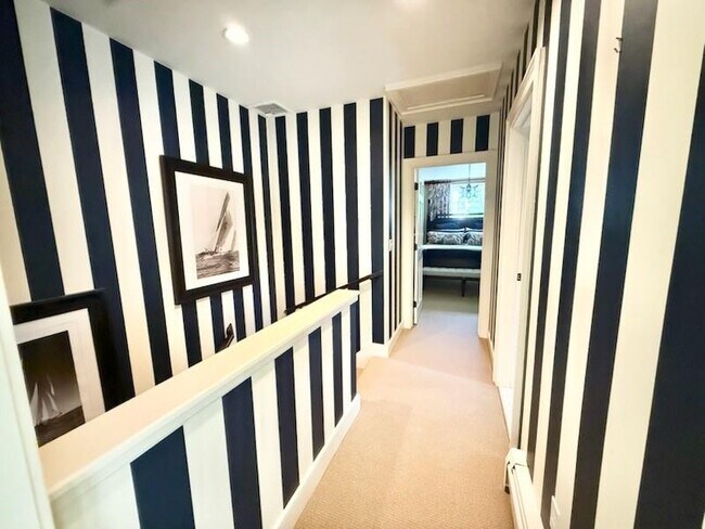 Building Photo - 448 Gibbs Ave