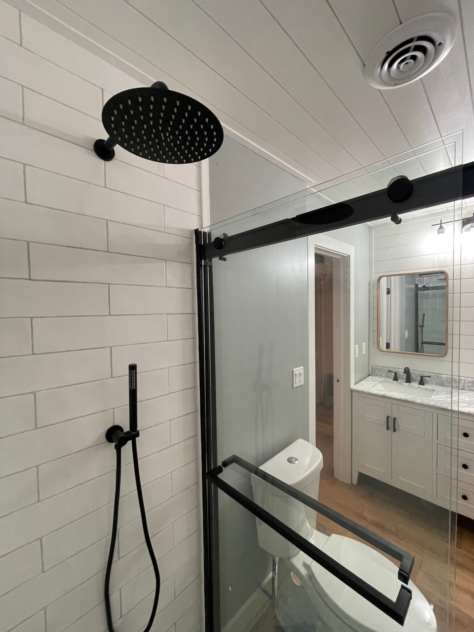 Shower - 1822 N Rock Springs Rd NE