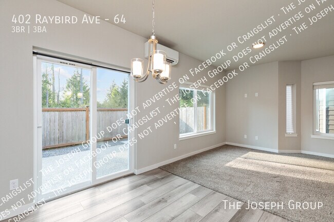 Building Photo - 402 Raybird Ave