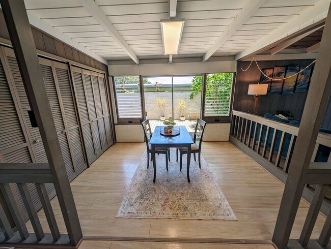 Building Photo - Country living in the City - Huge bonus room, entertainment deck, covered lanai and lots of storage.