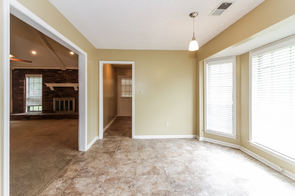 Building Photo - 6708 Henredon Dr