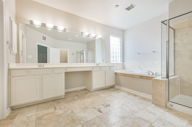 Building Photo - 6 Cordella Pl