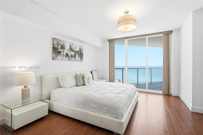 Building Photo - 16699 Collins Ave