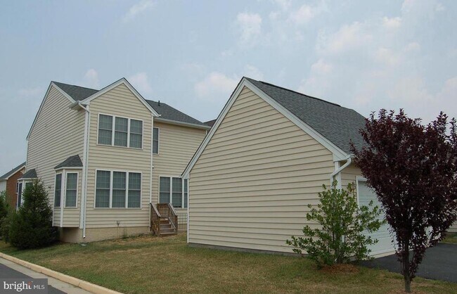Building Photo - 42555 Pelican Dr