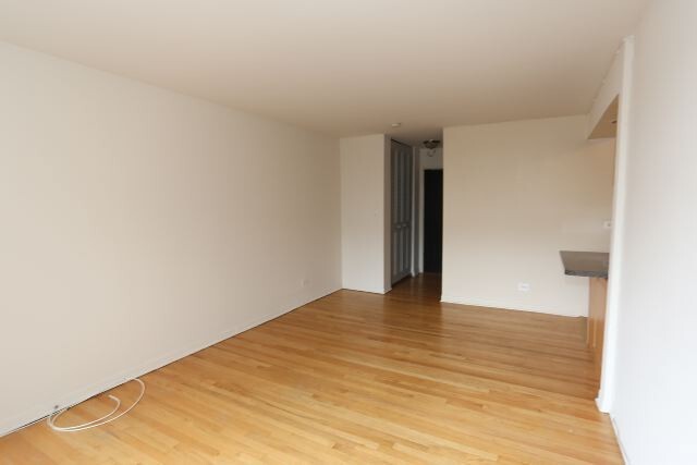 Building Photo - 535 W Aldine Ave