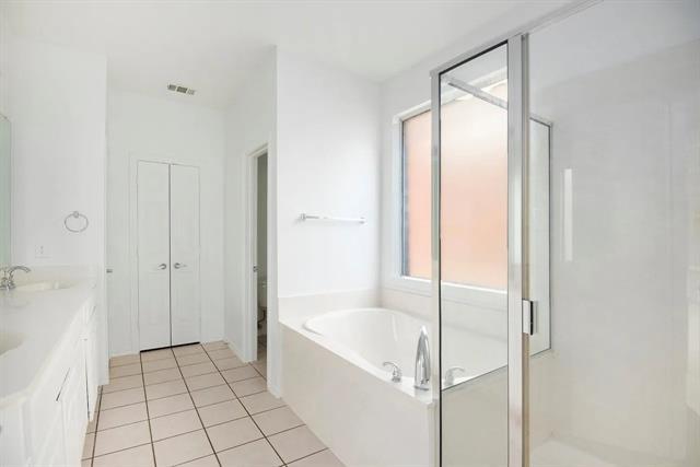 Building Photo - 10100 Bull Run