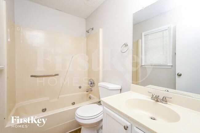 Building Photo - 5312 Carolwood Dr