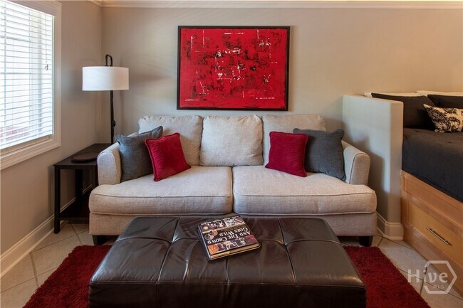 Building Photo - 760 E Campus Rd