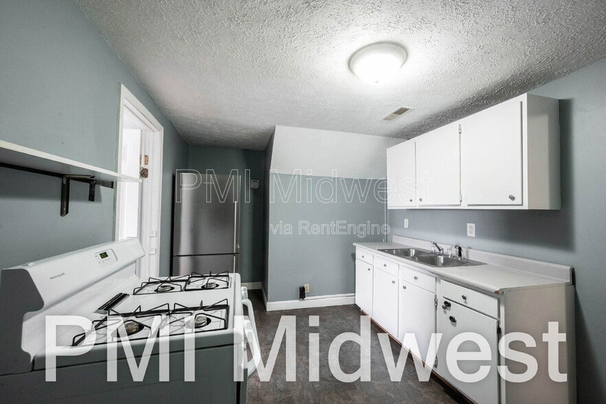 Building Photo - 921 S Buckeye St