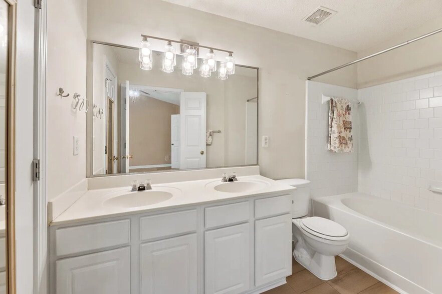 Building Photo - 1080 Whitestone Rdg