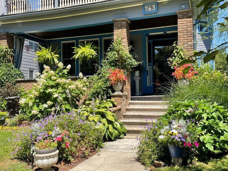 Building Photo - 763 Columbus Pky