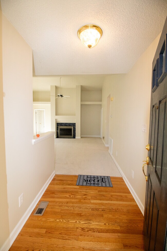 Building Photo - 223 Gregory Dr
