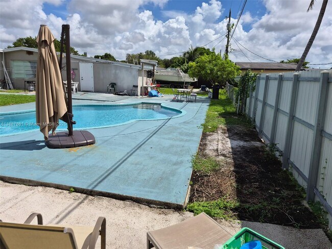 Building Photo - 14500 SW 289th St