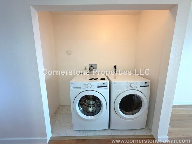 Building Photo - 98-1453-1453 Kaahumanu St