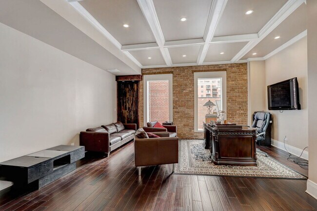 Building Photo - 22 W Ontario St