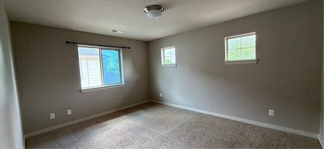 Building Photo - 2175 Mayfly St