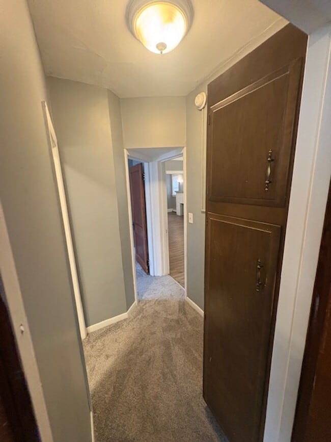 Building Photo - 2405 N Sheridan Rd