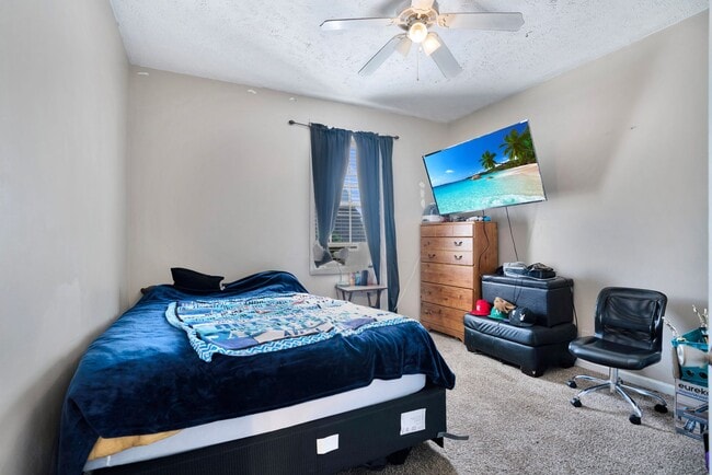 Building Photo - Welcome to Chinook Haven – Your Spacious R...