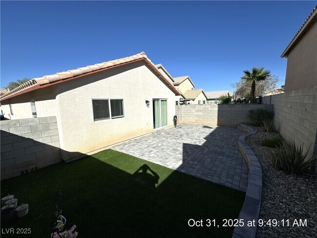 Building Photo - 10006 Mardagen St