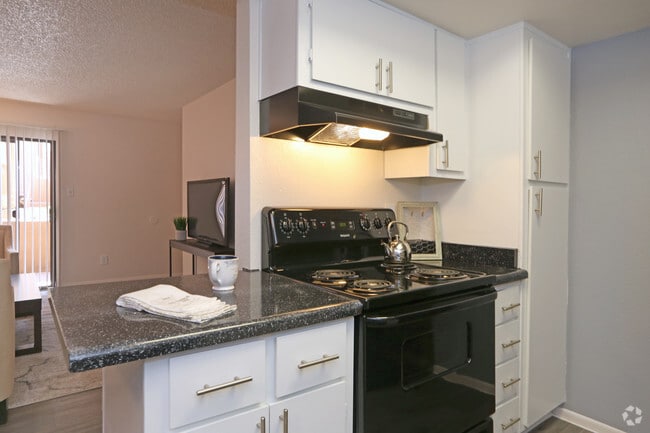 2BR, 2BA - 1,100 SF - Rise Valley Heights