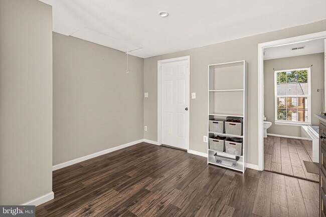 Building Photo - 12415 Selkirk Cir