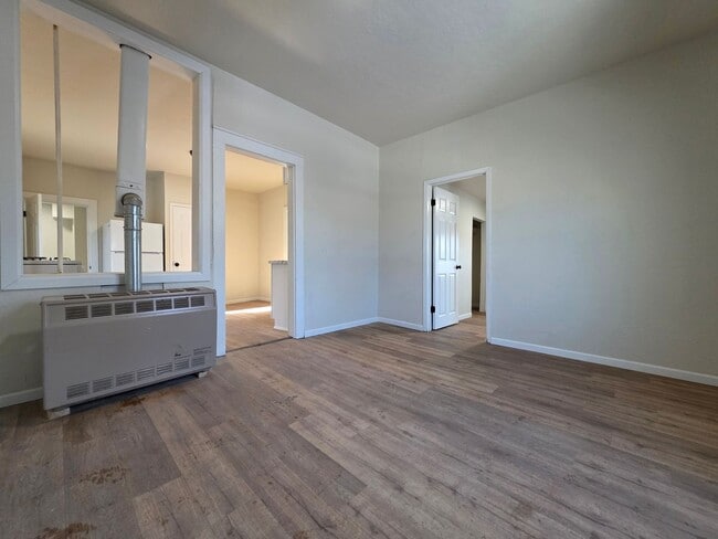 Building Photo - 210 S Maple Ave