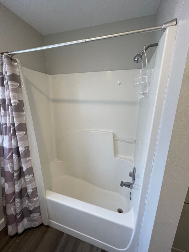 Building Photo - NEWLY RENOVATED 3/2 Duplex near Sleepy Hollow Sports Complex in Leesburg