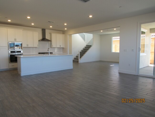 Building Photo - 4320 Greenshank Cir