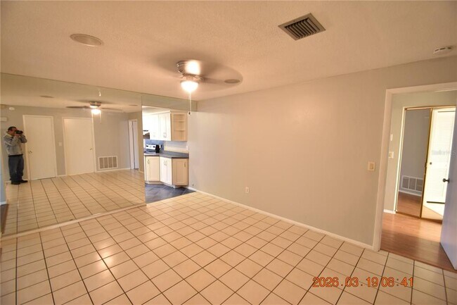 Building Photo - 2562 Redwood Way