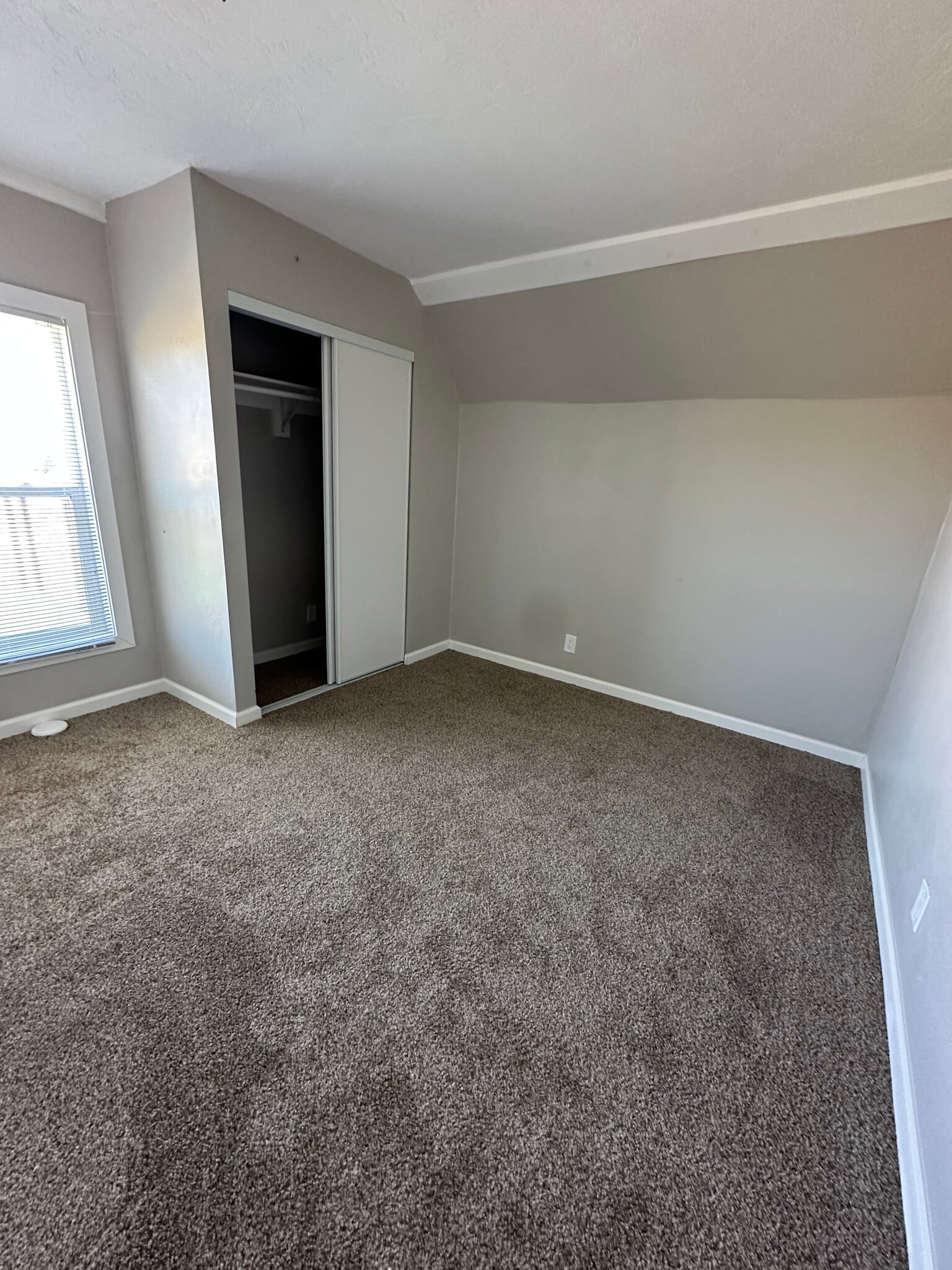 Building Photo - 1431 Tierra del Sol Rd