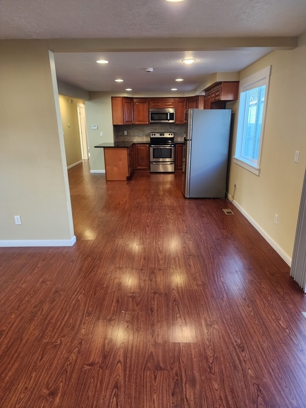 Building Photo - 4725 SE 60th Ave