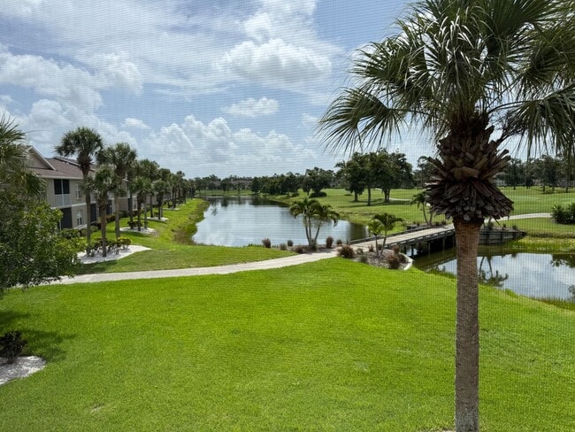 Building Photo - Lakeview 2 Bedroom 2 Bath Condo on Golf Course
