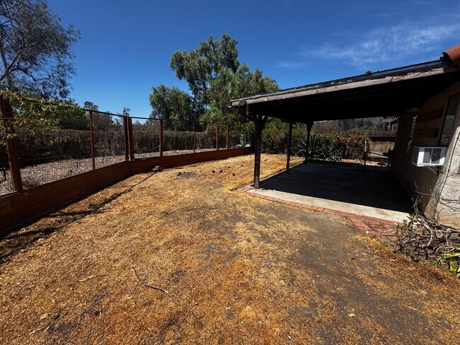 Building Photo - 1577 Greencrest Ct