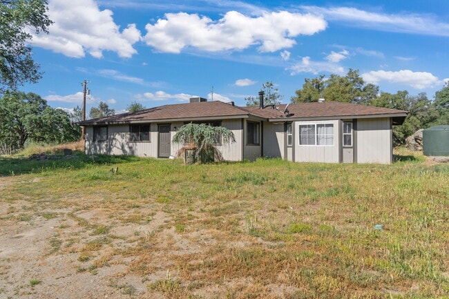 Building Photo - 31331 Auberry Rd