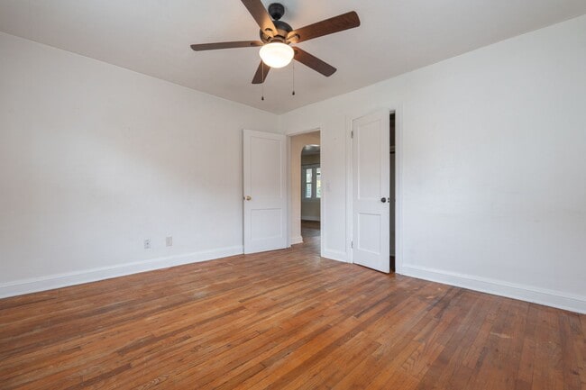 Building Photo - MOVE IN READY 3 Bedroom in Chesapeake!
