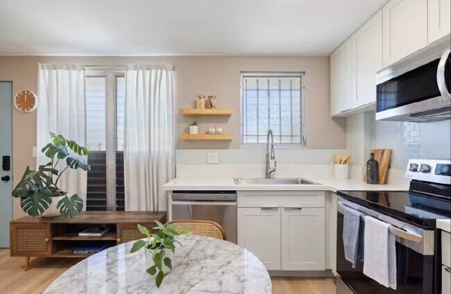 Building Photo - 2710 Ka?aha St