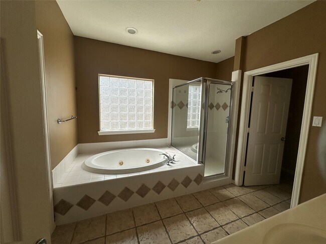 Building Photo - 7131 Harmony Cove