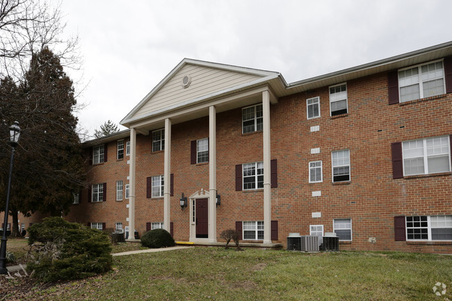 Fairfield Apartments - 18 Country Club Dr Newark DE 19711 | Apartment ...