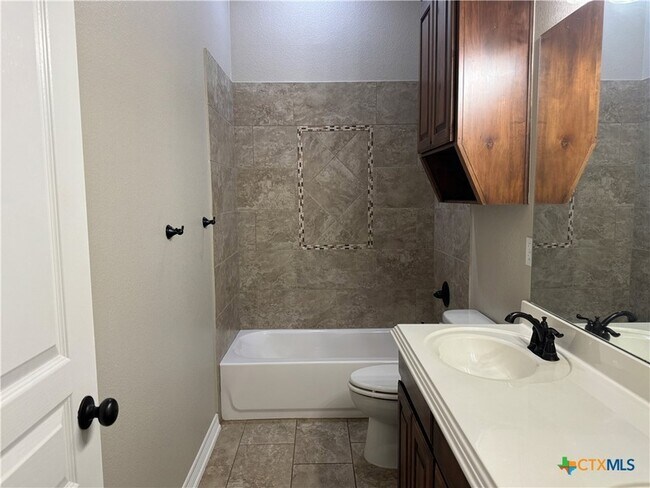 Building Photo - 3218 Wildcatter Dr