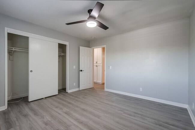 Building Photo - 840 E 3rd Ave