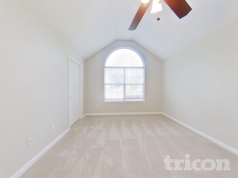 Building Photo - 6972 Foxmoor Way