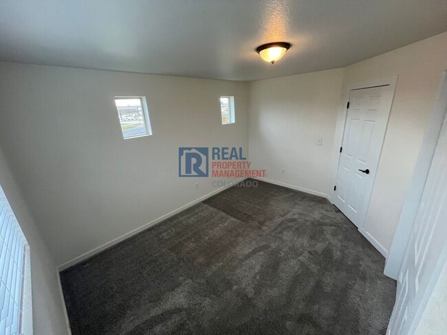 Building Photo - 3650 Pinonwood Ct