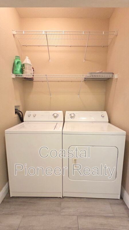 Building Photo - 4221 W Spruce St