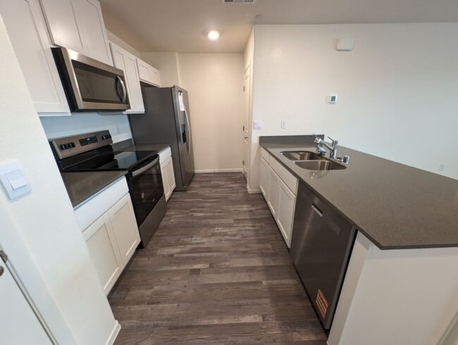 Building Photo - 4935 Olive Mesa Ave